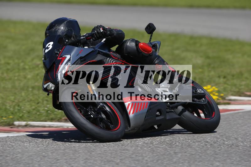 /Archiv-2024/29 12.06.2024 MOTO.CH Track Day ADR/Gruppe gelb/33